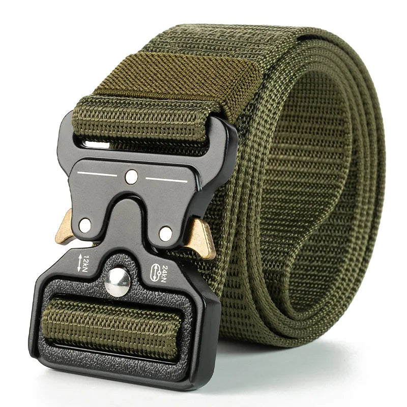 Ceinture militaire ajustable en matériau résistant avec boucle robuste pour un ajustement sécurisé