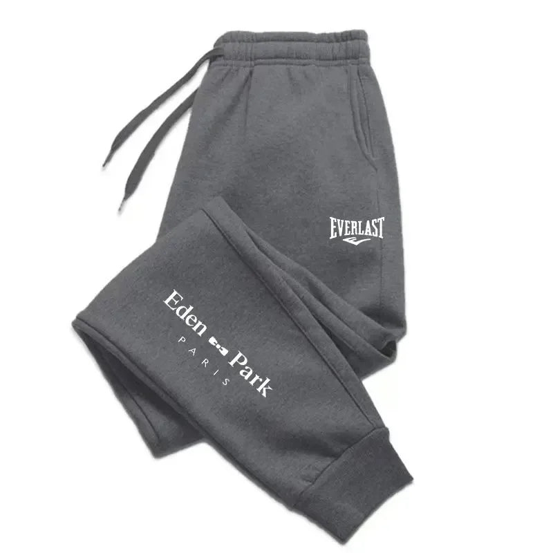 Pantalon gym Everlast en gris avec logo sur la cuisse, idéal pour le fitness et le confort