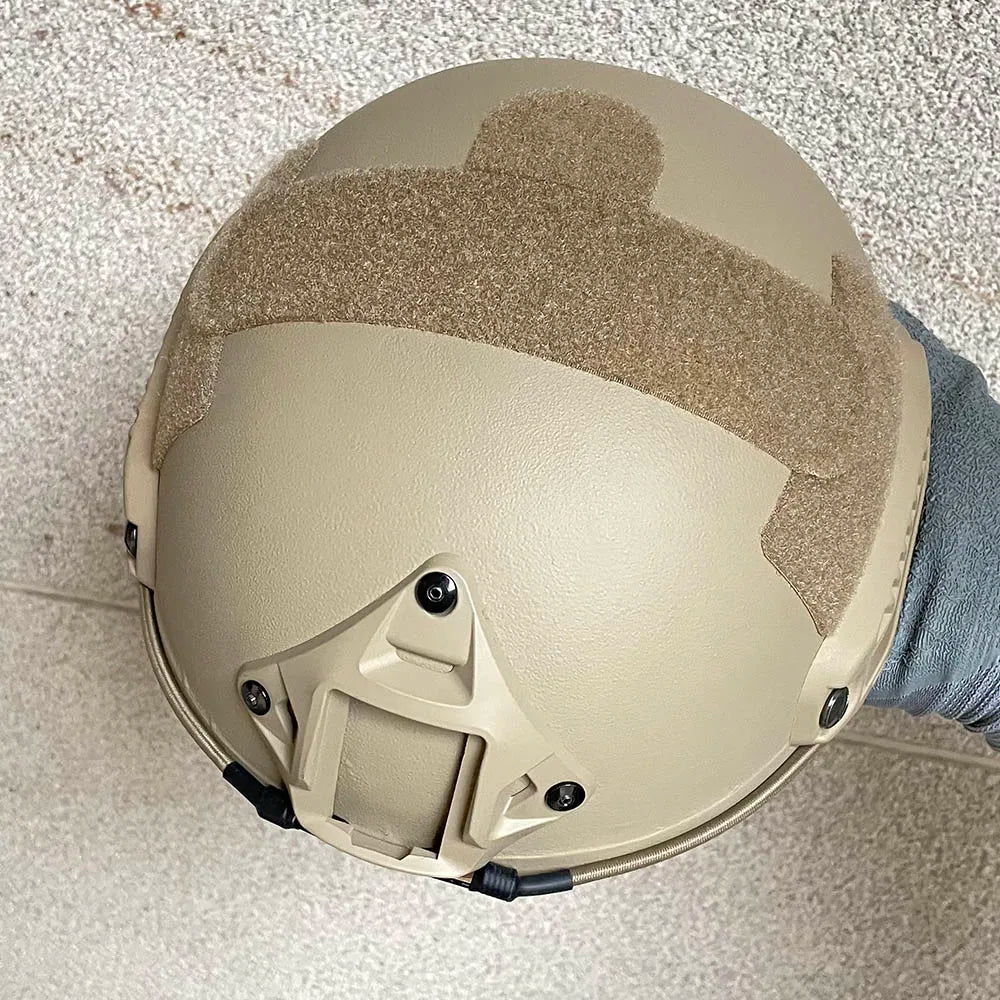 Casque anti-impact haute sécurité de Sentinelle Alpha en couleur beige avec système de fixation intégré
