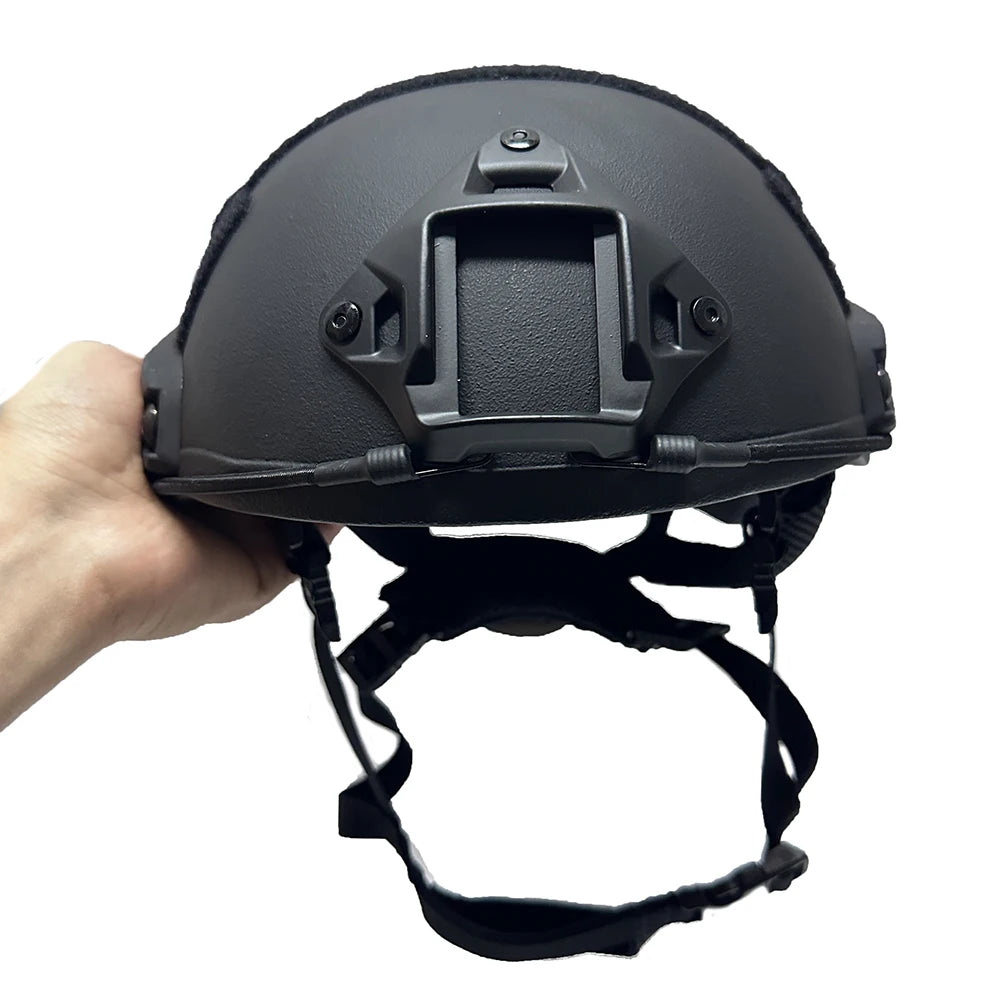 Casque anti-impact haute sécurité de la marque Sentinelle Alpha avec système de réglage ajustable.