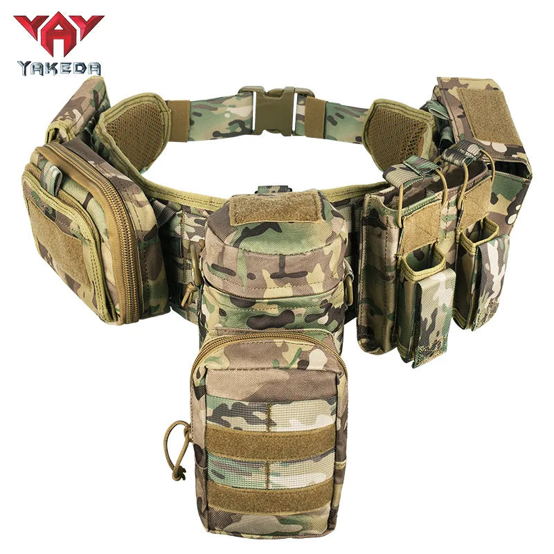 Ceinture tactique militaire YAKEDA en camouflage avec plusieurs poches et porte-chargeur pour les activités de plein air