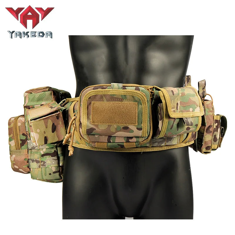 Ceinture tactique militaire en camouflage avec plusieurs poches pour le transport d'équipement